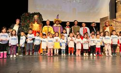 Afyon'da sahne aldılar: Türkiye'nin ilk çocuk oda operası öğrenciler ile buluştu