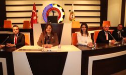 CHP'nin Afyon adayı Burcu Köksal ATSO Meclis Salonu'nda projelerini anlattı