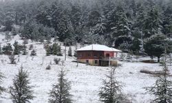 Demirci'nin yüksek kesimlerinde kar etkili oluyor