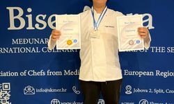 İzmirli lise öğrencisi şef, uluslararası yemek yarışmasında ödül kazandı