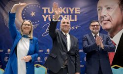 Ticaret Bakanı Ömer Bolat, AK Parti İzmir İl Başkanlığını ziyaret etti