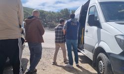 Afyon’da yakalanan 9 kaçak İzmir’e gönderildi