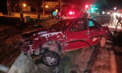 Afyon'da feci kaza: Tır ile otomobilin çarpıştığı kazada yaralılar var
