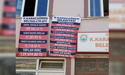 Afyon'da MHP'den Yeniden Refah'a geçen belediye borç listesini belediyeye astı