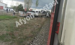 Afyon’da tren ile tır çarpıştı: Ekipler bölgeye gidiyor