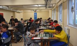 Afyon'da 23 Nisan'a özel satranç turnuvası düzenlendi