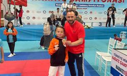 Afyonlu Eren karatede 112 sporcunun tamamını yenerek Türkiye Şampiyonu oldu