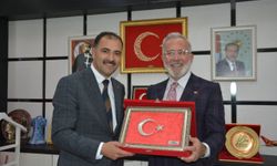 AK Parti Grup Başkanvekili Yenişehirlioğlu'ndan Demirci Belediye Başkanı Kara'ya ziyaret