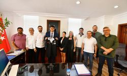 Fethiye Beşiktaş Taraftarlar Derneği'nden Belediye Başkanı Karaca'ya ziyaret