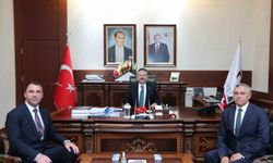 Eskişehir Valisi Hüseyin Aksoy, Başkan Karabacak’ı makamında kabul etti