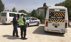 Eskişehir'de kusurlu bulunan 2 okul servis şoförüne 2 bin 196 TL trafik cezası kesildi
