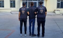 Afyonkarahisar'da Siber Suç Operasyonu: Her Yerde Aranan Dolandırıcı Yakalandı