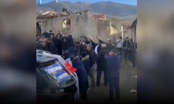 Afyon'da köy muhtarından silahlı şov