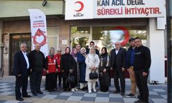 AK Parti Afyon İl Başkanlığı, Kızılay'a kan bağışında bulundu