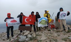 Afyon'da 19 Mayıs kutlamaları Akdağ'ın zirvesine taşındı