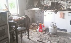 Afyon'da korkutan yangın! Prefabrik ev alevlere teslim oldu