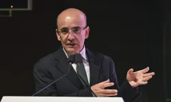 Mehmet Şimşek, yatırımcı toplantılarına katılmak için Londra'ya gitti