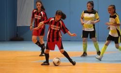 Afyon'da Okul Sporları Küçük Kızlar Futsal müsabakaları sona erdi