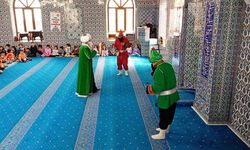 Çocuklara eğlenceli gösteri sunuldu