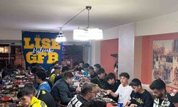 Fenerbahçeli taraftar grubu geleneksel iftarda bir arada