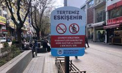 Vatandaşlar kurallara uymayarak izmarit atıyor