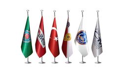 Kurumsal Kimlikte Yeni Trend: Özel Tasarım Masa Bayrağı Modelleri