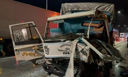 Afyon'da Tır ile Kamyon Çarpıştı: Kazada Yaralılar Var...