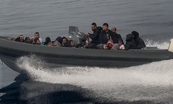 İzmir'de kaçak yollarla ülkeye giriş yapan 46 yabancı uyruklu şahıs tespit edildi