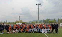 Bilecik'te Kadın Futbolunda Dostluk Kazandı: Galatasaray ve Bilecik Kolej Kız Spor Kulübü Hazırlık Maçında Buluştu