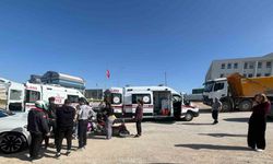Otomobil ve motosiklet çarpıştı: 3 kişi yaralı!