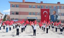 Afyon’da Kazım Özer İlkokulu’nda 23 Nisan Coşkusu Yaşandı