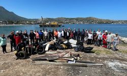 Bodrum'da deniz ve kıyı temizliği yapıldı: 2 ton atık toplandı