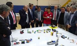 Kütahya’da robotlar yarıştı: 500’ün üzerinde öğrenci yarıştı