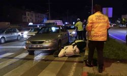 Motosiklet iki araca çarptı: Sürücü tedavi altında