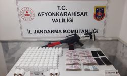 Afyon’da Jandarmadan Uyuşturucu Operasyonu: Binlerce Hap Ele Geçirildi!
