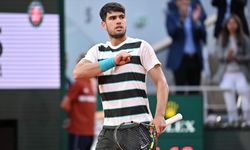 Carlos Alcaraz, Fransa Açık Tenis Şampiyonası'nda zafere ulaştı