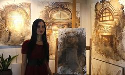 Hataylı Ressam Esra Sönmez, Çay ve Kahve ile Sanatını Renklendiriyor