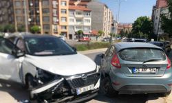 Eskişehir’de Cip Kontrolden Çıktı: 3 Araç Hasar Gördü, Sürücü Yaralandı