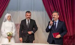 Vali Aksoy, Aile ve Sosyal Hizmetler İl Müdürü Bayrak'ın evlilik törenine tanıklık etti