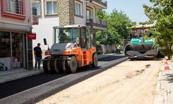 Afyon Belediyesi Bozuk Parkelere Asfalt Serimine Başladı