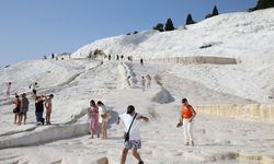 Pamukkale Bayramda Ziyaretçi Akınına Uğradı