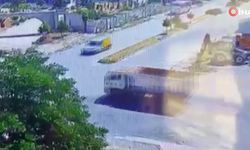 Afyon’da PTT aracı ile kamyonetin çarpıştığı kazanın görüntüsü ortaya çıktı