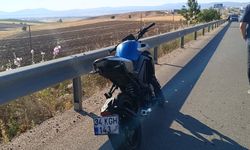 Afyon'da Motosiklet Kazası Can Aldı: Ölü ve Yaralı Var