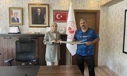 Gölpazarı Kaymakamı Feyza Nur Kılıç, Orman Yangını Gönüllüsü Mehmet Ali Keskin’i Tebrik Etti