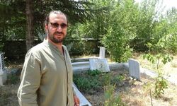 Tavşanlı Asri Mezarlığı’nda duygulandıran karga anı