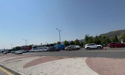 Afyon-İzmir Karayolu Üst Geçidinde Yeniden Çalışma: Trafik Kilitlendi, Sürücüler İsyan ediyor