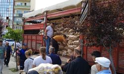 Afyon Sandıklı’da Hayırsever 20 Ton Patatesi Ücretsiz Dağıttı