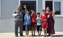 Üvey kardeşlerine de annelik eden Nuriye'nin yıkılan evini hayırseverler inşa ettirdi