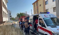 Apartman dairesinde meydana gelen yangında dumandan etkilenen 56 yaşındaki kişi yaşamını yitirdi