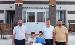 Kütahya’da Kazada Bisikleti Kırılan Öğrenciye Yeni Bisiklet Hediye Edildi